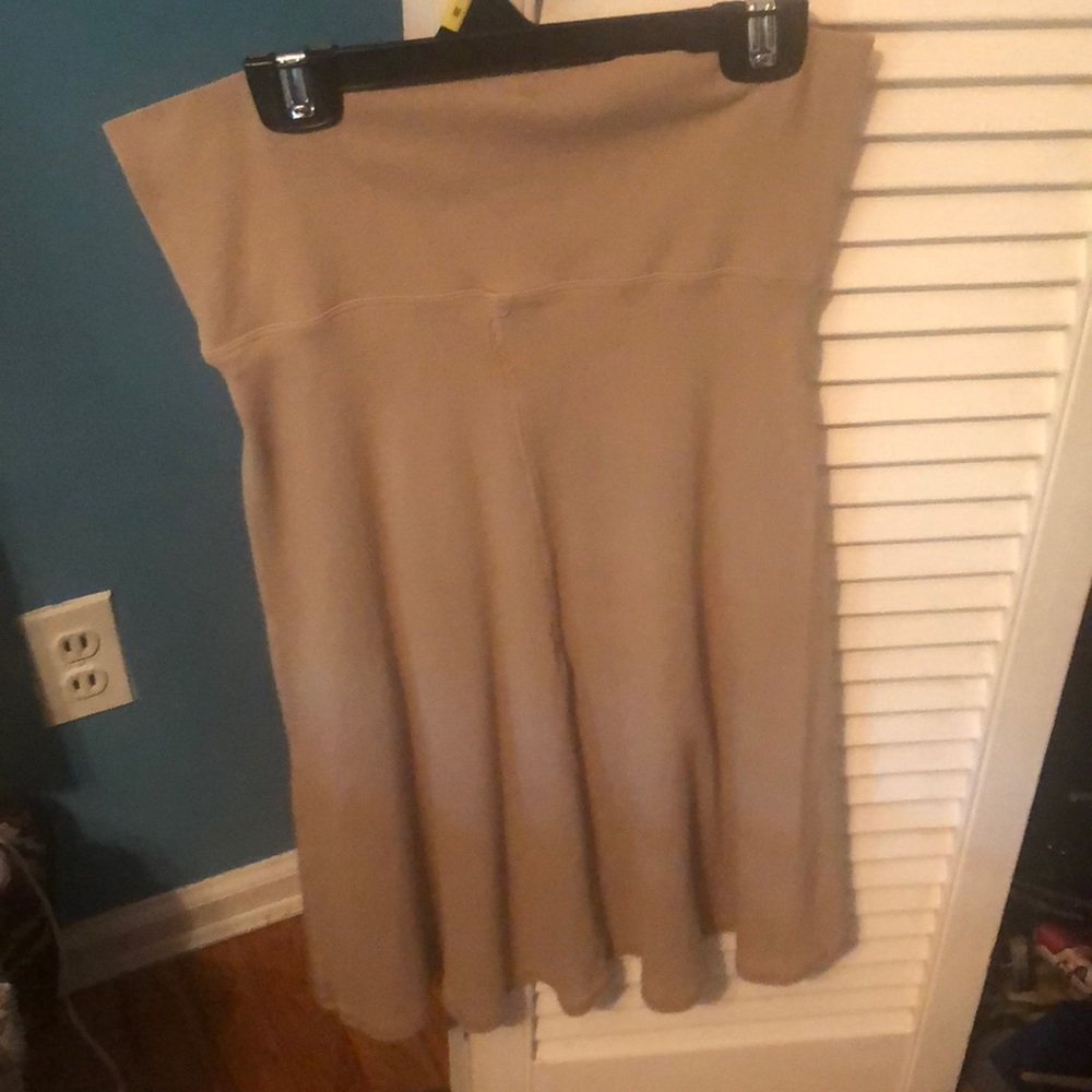 Hardtail Beige Ribbed Flowy Skirt. Size Small